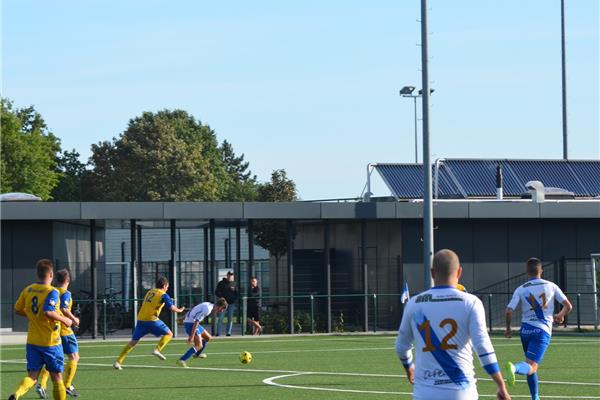 Aanleg kunstgras voetbalveld en verlichting - Sportinfrabouw NV